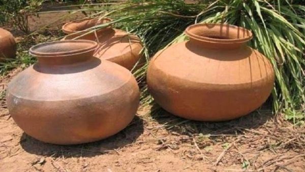 ଖରାଦିନେ ଫ୍ରିଜ୍ ପାଣି ନୁହେଁ ପିଅନ୍ତୁ ମାଟି ହାଣ୍ଡି ପାଣି, ସୁସ୍ଥ ରହିବେ ...