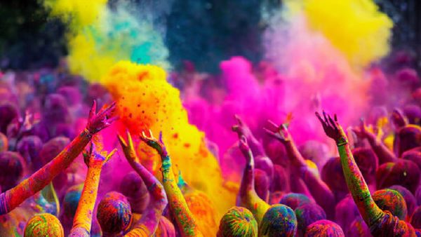 ହୋଲି ପାଇଁ ଆସିଲା ଗାଇଡଲାଇନ୍‌ ; ମଦ ପିଇ ହୋଲି ଖେଳିଲେ ବନ୍ଧା ହେବେ