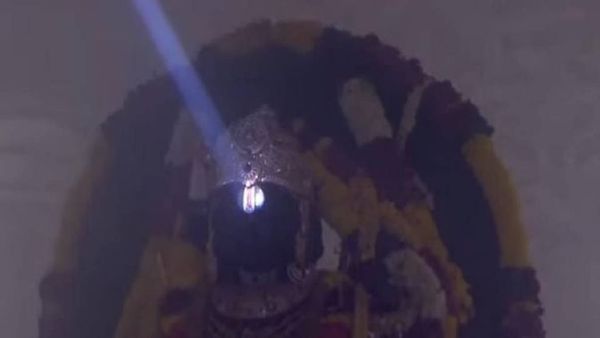 ରାମଲାଲାଙ୍କ ସୂର୍ଯ୍ୟ ତିଲକ: ୪ ମିନିଟ ଯାଏଁ ପ୍ରଭୁ ରାମଙ୍କ ମଥା ଉପରେ ପଡିଲା ସୂର୍ଯ୍ୟ କିରଣ