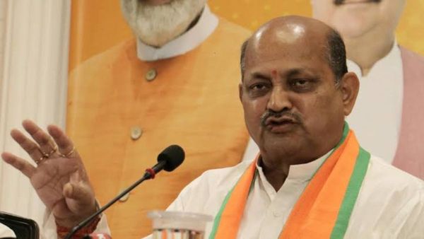 ରାଜା ଚକ୍ରଠାରୁ ଟଙ୍କା ନେଇଥିବା ଅଭିଯୋଗ ଉପରେ ପ୍ରତିକ୍ରିୟା ରଖିଲେ ମନମୋହନ ସାମଲ