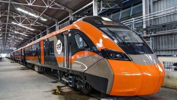 ଆହୁରି ସହଜ ହେବ ଯାତ୍ରା, ଆସୁଛି ବନ୍ଦେ ଭାରତ ସ୍ଲିପର ଟ୍ରେନ