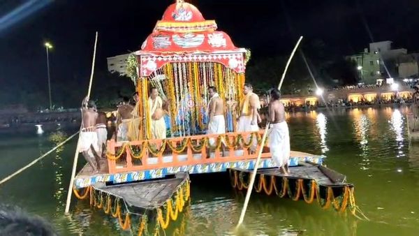 ଆରମ୍ଭ ହୋଇଛି ମହାପ୍ରଭୁଙ୍କ ବିଶ୍ବ ପ୍ରସିଦ୍ଧ ଚନ୍ଦନ ଯାତ୍ରା: ଦୋଳରେ ଦୋଳ ଗୋବିନ୍ଦ, ଚାପରେ ମଧୁସୂଦନ