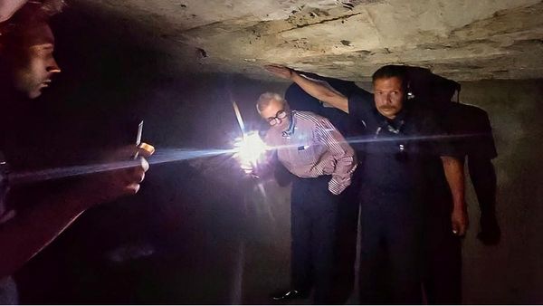 ସୀମାରେ ଶାନ୍ତି ଫେରୁଥିବା ବେଳେ ହଠାତ୍ ମୁଖ୍ୟମନ୍ତ୍ରୀ ପହଁଞ୍ଚିଲେ ବଙ୍କର ଭିତରେ, ଜାଣନ୍ତୁ କାହିଁକି?