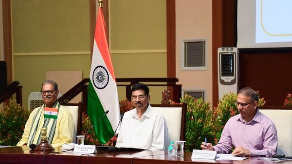 ଆସିବ ନୂଆ ପଲିସି, ଏଣିକି ସୌରଶକ୍ତିରେ ପରିଚାଳିତ ହେବ ସରକାରୀ କାର୍ଯ୍ୟାଳୟ