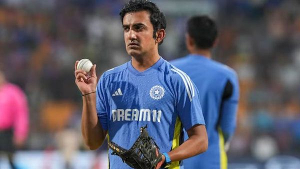 ଇଂଲଣ୍ଡରୁ ଘରକୁ ଫେରିଲେ ଗୌତମ ଗମ୍ଭୀର, କାରଣ ଜାଣନ୍ତୁ