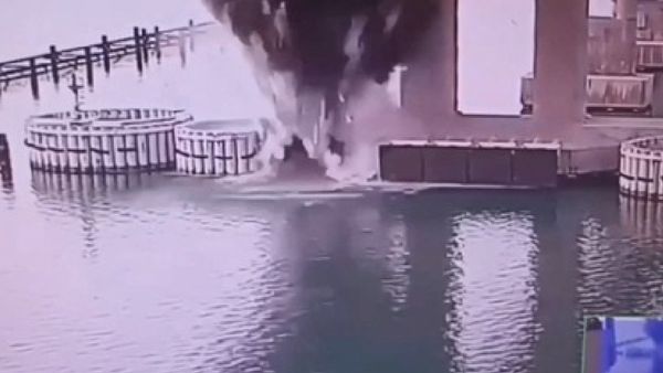 ରୁଷ ଉପରେ ୟୁକ୍ରେନର ଆକ୍ରମଣ, ବିସ୍ଫୋରଣରେ ଉଡ଼ିଲା କ୍ରିମିଆ ବ୍ରିଜ