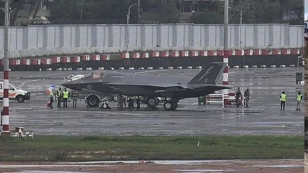 ଭାରତରେ ଜରୁରୀ ଅବତରଣ କଲା ବ୍ରିଟେନର ଫାଇଟର ଜେଟ୍ F-35, ଜାଣନ୍ତୁ କାହିଁକି ?