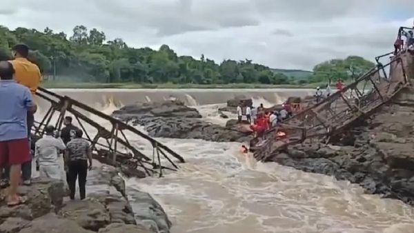 ବ୍ରିଜ ଭୁଶୁଡ଼ି ଭାସିଗଲେ ୨୫ପର୍ଯ୍ୟଟକ