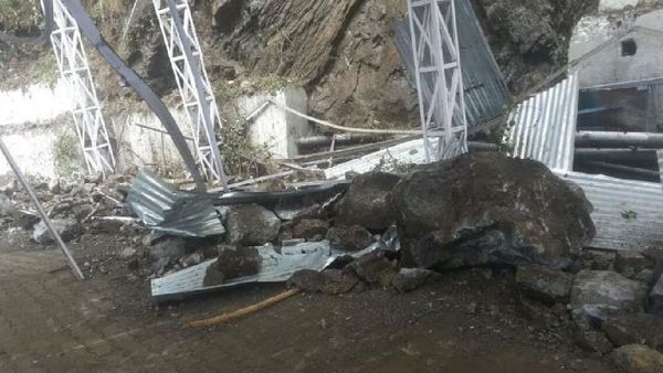 ବର୍ଷା ବିତ୍ପାତ,ମାତା ବୈଷ୍ଣୋଦେବୀ ମନ୍ଦିରକୁ ଯିବା ରାସ୍ତାରେ ଭୂସ୍ଖଳନ