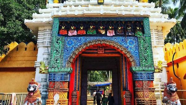 କାହିଁକି କୁହାଯାଏ ଆଡ଼ପ ମଣ୍ଡପ, ଜାଣନ୍ତୁ କଣ ରହିଛି ଏହାର ଇତିହାସ ?