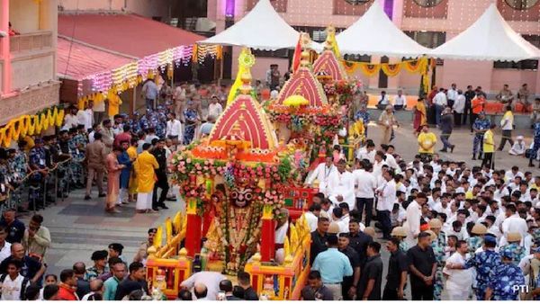 ଗୁଜୁରାଟରେ ଗଡ଼ିଲା ରଥ, ମୁଖ୍ୟମନ୍ତ୍ରୀ କଲେ ଛେରା ପହଁରା