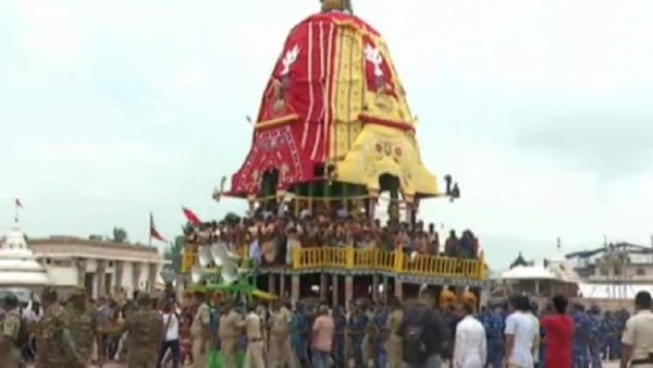 ଆଜ୍ଞାମାଳ ବିଜେ ପରେ ରଥଖଳାରୁ ସିଂହଦ୍ବାର ମୁହାଁ ୩ ରଥ