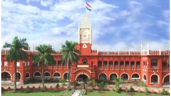 ଚୁକ୍ତିଭିତ୍ତିକ କର୍ମଚାରୀମାନେ ମାତୃତ୍ବ ଛୁଟି ପାଇବାକୁ ହକଦାର: ହାଇକୋର୍ଟ