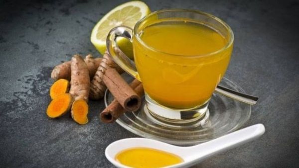 ସକାଳେ ଖାଲି ପେଟରେ ହଳଦୀ ପାଣି ପିଇଲେ ମିଳିଥାଏ ଅନେକ ଲାଭ, ରୋଗପ୍ରତିରୋଧକ ଶକ୍ତି ବୃଦ୍ଧି ସହ ..