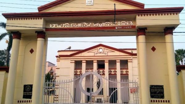 AIIMSରେ ଆତ୍ମହୁତି ଉଦ୍ୟମ କରିଥିବା FM କଲେଜ୍‌ର ଛାତ୍ରୀ; ଆବଶ୍ୟକ ହେଲେ ଏୟାରଲିଫ୍ଟ କରିବା ପାଇଁ ପ୍ରସ୍ତୁତି