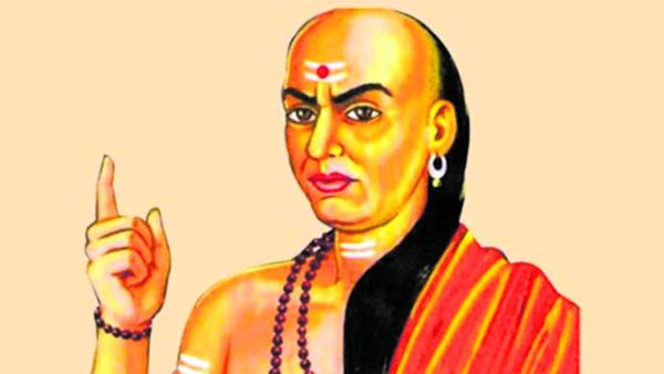Chanakya Niti: ଏମିତି ଲୋକଙ୍କ ଠାରୁ ରୁହନ୍ତୁ ଦୂରରେ, ଜାଣନ୍ତୁ କାହିଁକି କହିଲେ ଚାଣକ୍ୟ ?