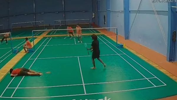 ବ୍ୟାଡମିଣ୍ଟନ ଖେଳିଲାବେଳେ ଯୁବକଙ୍କୁ ହାର୍ଟ ଆଟାକ୍,ଚାଲିଗଲା ଜୀବନ