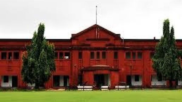 ରେଭେନ୍ସା ହଷ୍ଟେଲରେ ଝାଡ଼ାବାନ୍ତି, ୫୦ ଛାତ୍ର ଅସୁସ୍ଥ !