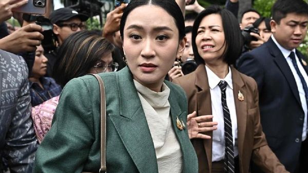 ନିଲମ୍ବନ ହେଲେ ଏହି ଦେଶର ପ୍ରଧାନମନ୍ତ୍ରୀ!କାରଣ ଜାଣିଲେ ଆପଣ ହୋଇଯିବେ ଆଶ୍ଚର୍ଯ୍ୟ