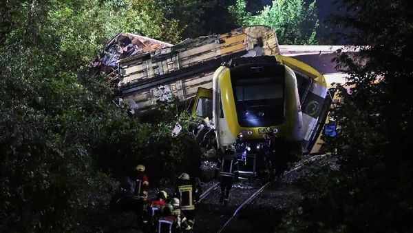 ଭୟଙ୍କର ଟ୍ରେନ୍ ଦୁର୍ଘଟଣା, ୩ ମୃତ