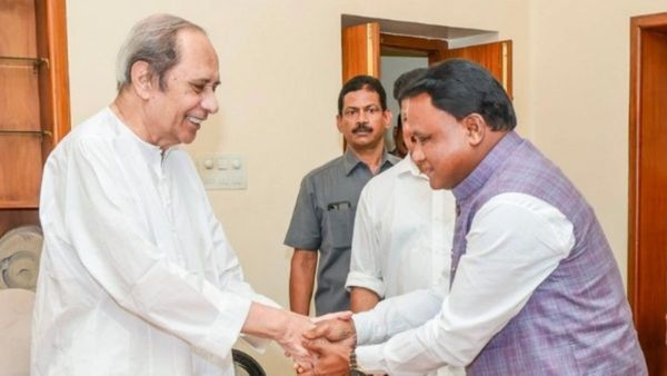 ନବୀନ ପଟ୍ଟନାୟକଙ୍କୁ ଭେଟିଲେ ମୁଖ୍ୟମନ୍ତ୍ରୀ; ସ୍ବାସ୍ଥ୍ୟାବସ୍ଥା ପଚାରି ବୁଝିଲେ