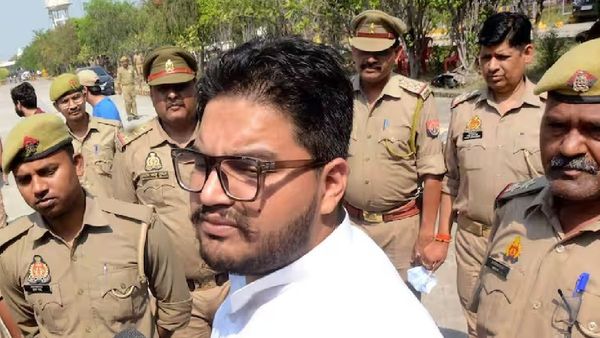 ନକଲି କାଗଜପତ୍ର ତିଆରି ଅଭିଯୋଗରେ ଉମର ଅନ୍‌ସାରୀ ଗିରଫ