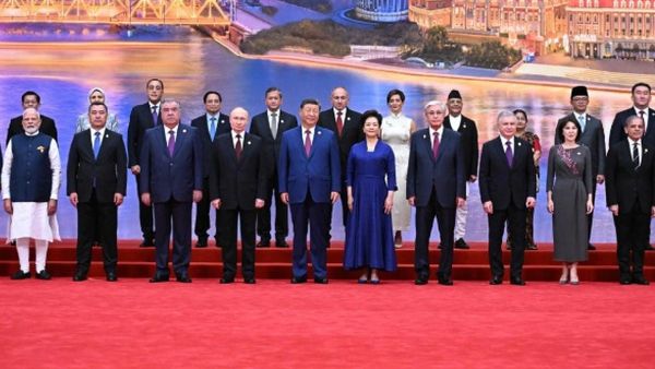 ଗୋଟିଏ ମଞ୍ଚରେ ମୋଦୀ- ଶେହବାଜ