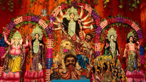 Durga Puja 2025: ହେଲେ ଏଥର ନବରାତ୍ରୀ କେତେ ଦିନ ପଡୁଛି?