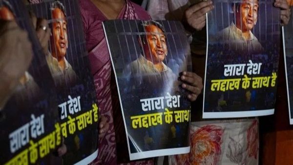 Ladakh Violence: ଲେହରେ ହିଂସା ପରେ ସମସ୍ତଙ୍କ ଧ୍ୟାନ ସୋନମ ୱାଙ୍ଗଚୁକଙ୍କ ଉପରେ କାହିଁକି କେନ୍ଦ୍ରିତ?