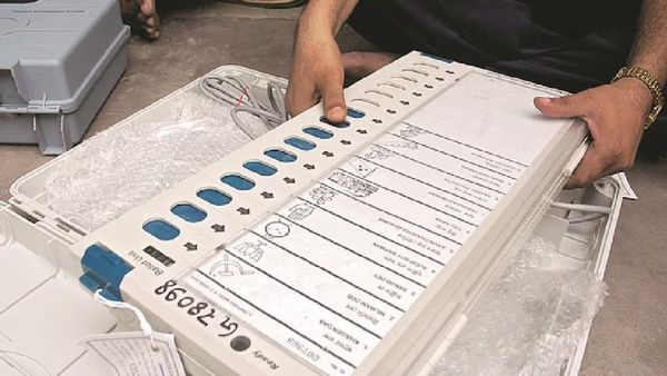 ବିହାର ନିର୍ବାଚନ ପୂର୍ବରୁ ନୂଆ ଗାଇଡଲାଇନ୍ଇ, EVM ବାଲଟ ପେପରରେ ପ୍ରାର୍ଥୀମାନଙ୍କର ଲାଗିବ ରଙ୍ଗୀନ ଫଟୋ