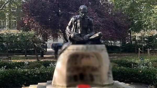 ଲଣ୍ଡନରେ ଗାନ୍ଧୀଙ୍କ ମୂର୍ତ୍ତି ଭଙ୍ଗା ଘଟଣା, କାର୍ଯ୍ୟାନୁଷ୍ଠାନ ଦାବି କଲେ ଭାରତୀୟ ହାଇକମିଶନ