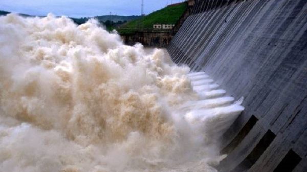 ହୀରାକୁଦ ଡ୍ୟାମ୍‌ରେ ବନ୍ଦ ହେଲା ଆଉ ୪ ଗେଟ୍‌, ବର୍ତ୍ତମାନ ୬ଟି ଗେଟ୍‌ ଦେଇ ହେଉଛି ବନ୍ୟା ଜଳ ନିଷ୍କାସନ