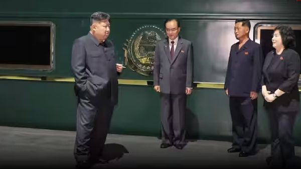 ଏକଛତ୍ରବାଦୀ ଶାସକ କିମ ଜଙ୍ଗଙ୍କୁ ଚୀନ୍ ଆଣିଥିବା ଟ୍ରେନଟି କିପରି? ଏହା ଉପରେ ବୋମା ପଡ଼ିଲେ ବି...ଏହାସହ ବିଳାସପୂର୍ଣ୍ଣ ମହଲ ମଧ୍ୟ