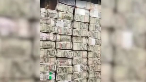 ବିଦ୍ୟୁତ ବିଭାଗ ଅଧିକାରୀଙ୍କ ଘରେ ଭିଜିଲାନ୍ସ ରେଡ୍,ନଗଦ ୨ କୋଟି ଟଙ୍କା ଜବତ