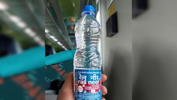 ରେଳଯାତ୍ରୀଙ୍କ ପାଇଁ ବଡ଼ ଖବର;GST ହ୍ରାସ ନିଷ୍ପତ୍ତି ପରେ ‘ରେଲ୍‌ ନୀର’ ପାଣି ଦାମ୍‌ କମାଇଲା ଭାରତୀୟ ରେଳ