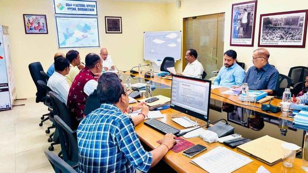 ନୂଆପଡ଼ା ଉପନିର୍ବାଚନ ପାଇଁ ସର୍ବଦଳୀୟ ବୈଠକ ; ମୁକ୍ତ, ଅବାଧ ଓ ନିରପେକ୍ଷ ନିର୍ବାଚନ ପରିଚାଳନା ଉପରେ ଗୁରୁତ୍ୱ