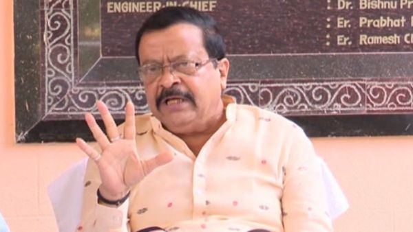 ରାଜସ୍ୱ ମନ୍ତ୍ରୀ ସୁରେଶ ପୂଜାରୀଙ୍କ ବାତ୍ୟା ସମୀକ୍ଷା; ପ୍ରାୟ ୧୫ ଜିଲ୍ଲା ପ୍ରଭାବିତ ହେବାର ଆଶଙ୍କା