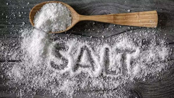 ମାତ୍ର ଚିମୁଟାଏ ଲୁଣ ଆପଣଙ୍କୁ କରିପାରେ ମାଲାମାଲ୍ !