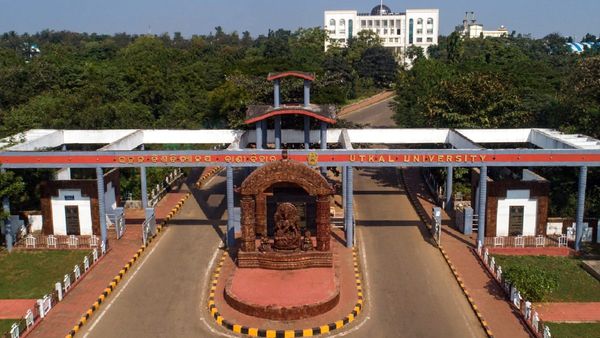 ଆସନ୍ତା ସୋମବାର ଦୀପାବଳି ପାଇଁ କଲେଜ ଓ ବିଶ୍ବବିଦ୍ୟାଳୟ ଛୁଟି ଘୋଷଣା କରାଯାଇଛି