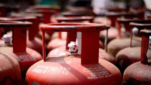 ନଭେମ୍ବର ୧ ରୁ ବଡ ଆଶ୍ୱସ୍ତି, କମିଲା LPG ଗ୍ୟାସ ସିଲିଣ୍ଡର ଦର; ଜାଣନ୍ତୁ ଏହା କେତେ ଶସ୍ତା ହେଲା