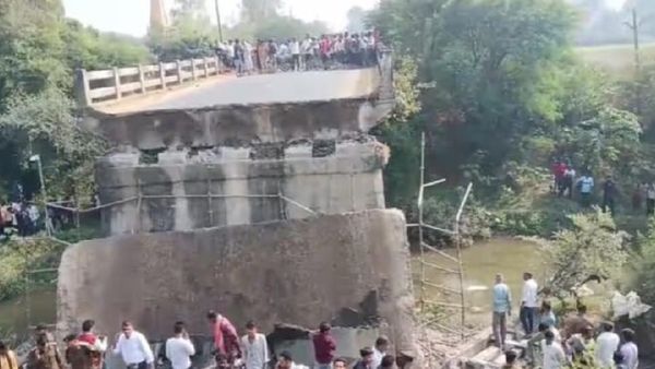 ବଡ ଅଘଟଣ ,ବ୍ରିଜ୍ ଭୁଶୁଡି ୪ ଆହତ