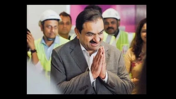 ନଭି ମୁମ୍ବାଇ ଅନ୍ତର୍ଜାତୀୟ ବିମାନବନ୍ଦର ବାଣିଜ୍ୟିକ କାର୍ଯ୍ୟ ଆରମ୍ଭ,ଯାତ୍ରୀମାନଙ୍କୁ ସ୍ୱାଗତ କଲେ ଗୌତମ ଆଦାନୀ