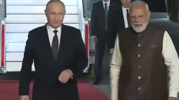 ଦିଲ୍ଲୀରେ ପହଞ୍ଚିଲେ ରୁଷିଆ ରାଷ୍ଟ୍ରପତି ପୁଟିନ୍‌, ସ୍ବାଗତ କଲେ ପ୍ରଧାନମନ୍ତ୍ରୀ ମୋଦି