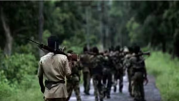 ଛତିଶଗଡ଼ରେ ୧୨ ନକ୍ସଲଙ୍କ ଆତ୍ମସମର୍ପଣ