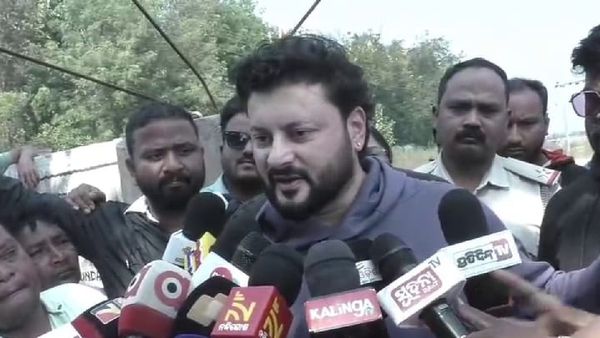 ହ୍ୟୁମାନ ସାଗରଙ୍କ ମୃତ୍ୟୁର ତଦନ୍ତ ଦାବି କଲେ ଅନୁଭବ ମହାନ୍ତି, ହ୍ୟୁମାନଙ୍କ ମା’ଙ୍କୁ ଭେଟିଲେ
