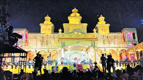 ଆଜିଠୁ ୧୧ଦିନ ଧରି ବିଶ୍ବପ୍ରସିଦ୍ଧ ବରଗଡ଼ ଧନୁଯାତ୍ରା, କଂସଙ୍କ ଅଟ୍ଟହାସ୍ୟରେ କମ୍ପିବ ସର୍ବବୃହତ ମୁକ୍ତାକାଶ ରଙ୍ଗମଞ୍ଚ