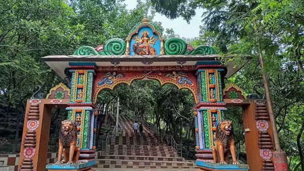 ଶିଖରଚଣ୍ଡୀ ପାହଡ଼ରୁ ହାତୀ ନଯିବା ପର୍ଯ୍ୟନ୍ତ ବନ୍ଦ ରହିବ ପୀଠ