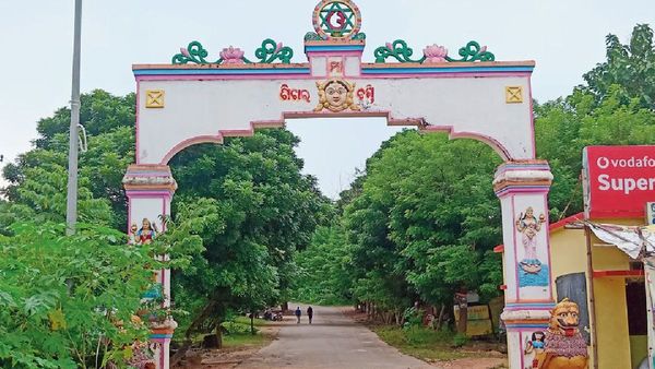 ପର୍ଯ୍ୟଟକଙ୍କ ପାଇଁ ଖୁସି ଖବର, ଖୋଲିଲା ଶିଖରଚଣ୍ଡୀ ପୀଠ