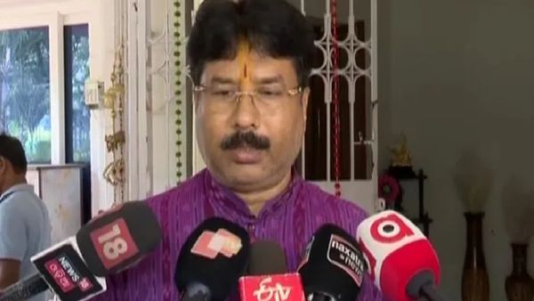 କଳା କାଚ ଲଗାଇ ମାଲିକ ଦେଲେଣି ମୋଟା ଅଙ୍କର ଫାଇନ