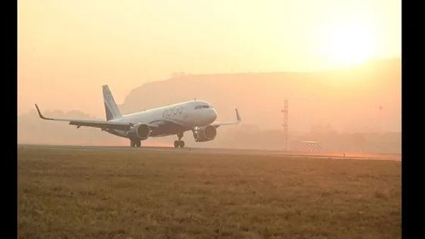 ନଭି ମୁମ୍ବାଇ ଆନ୍ତର୍ଜାତୀୟ ବିମାନବନ୍ଦରରୁ ପ୍ରଥମ ବାଣିଜ୍ୟିକ ଉଡ଼ାଣ